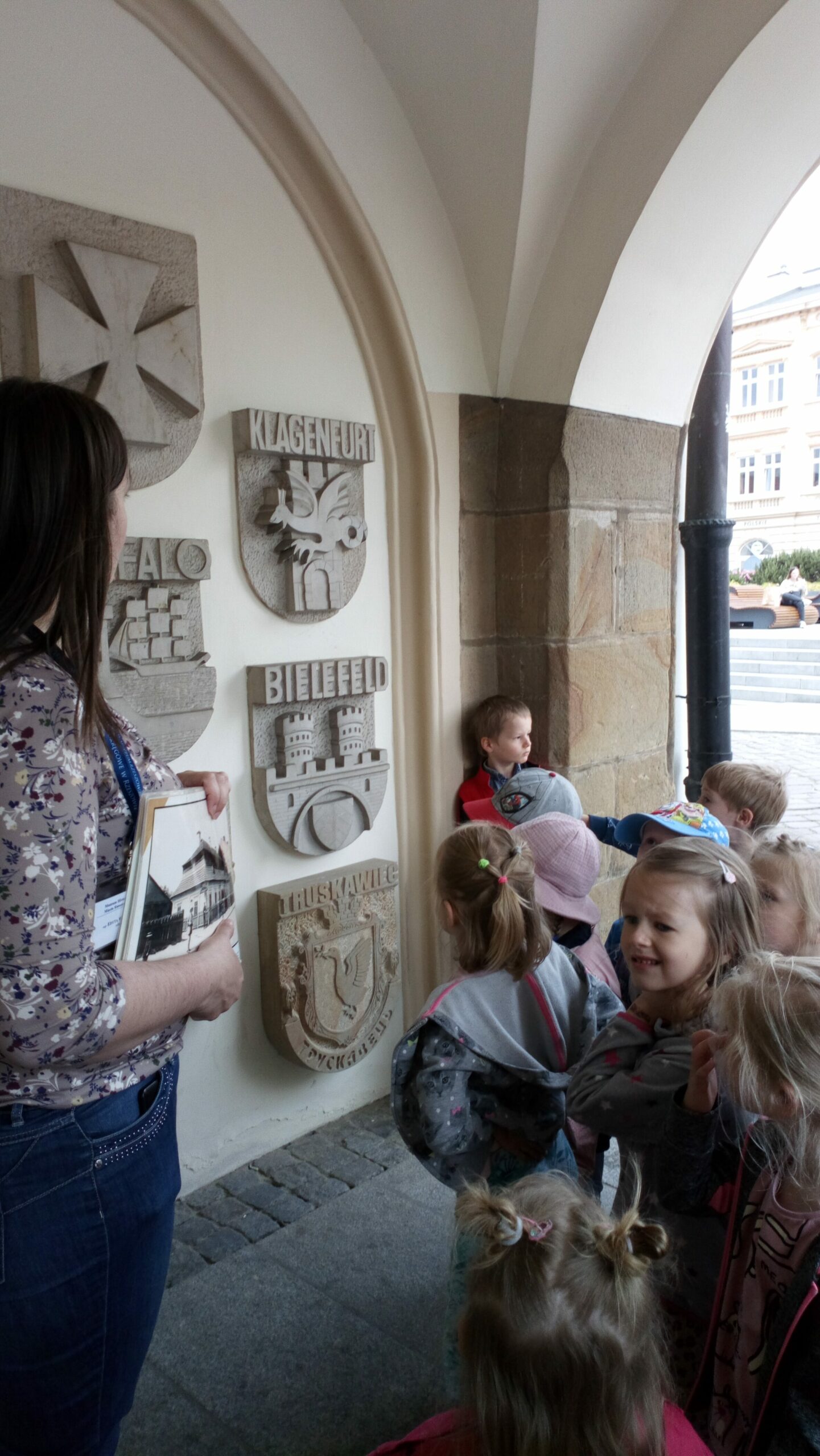 Wycieczka Do Muzeum Historii Miasta Rzeszowa Przedszkole Publiczne Nr